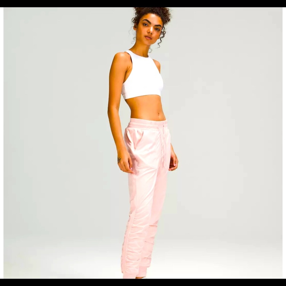 Beyond the Studio Jogger size 6 in pink